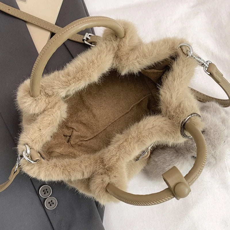 Women Shoulder Crossbody Bag Faux Fur Mini Bucket Bag Luxury Plush Commuter