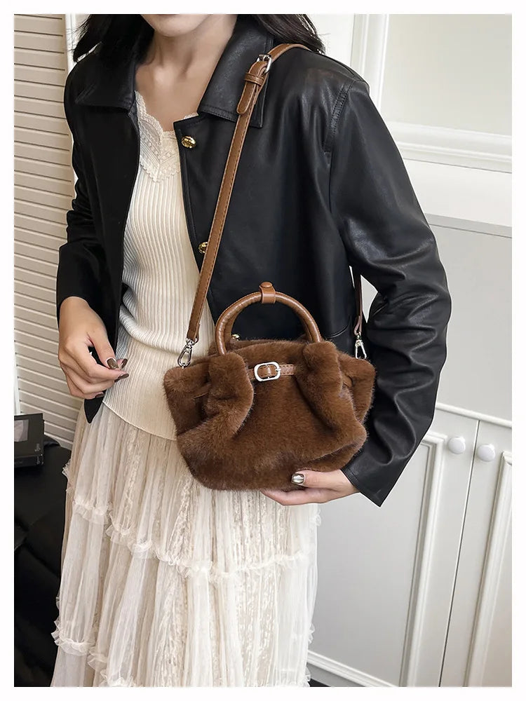 Women Shoulder Crossbody Bag Faux Fur Mini Bucket Bag Luxury Plush Commuter