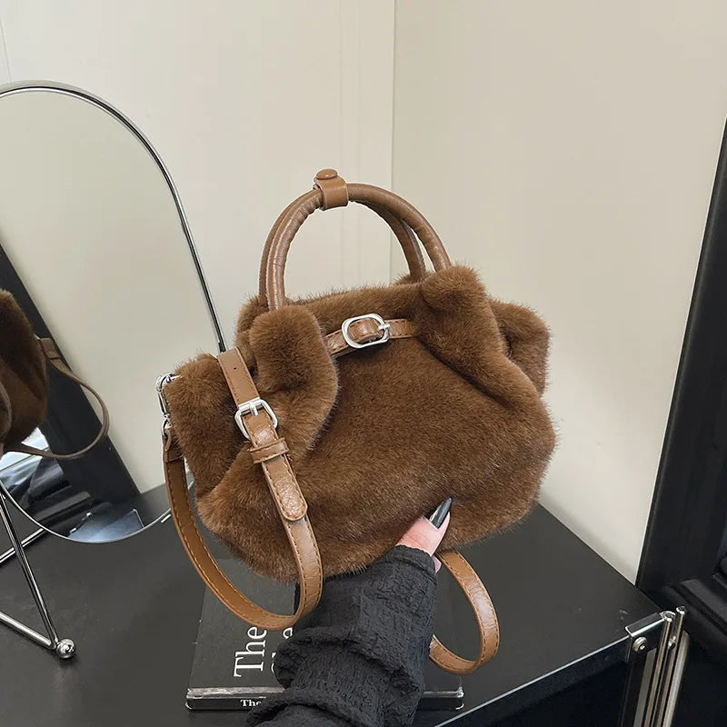 Women Shoulder Crossbody Bag Faux Fur Mini Bucket Bag Luxury Plush Commuter