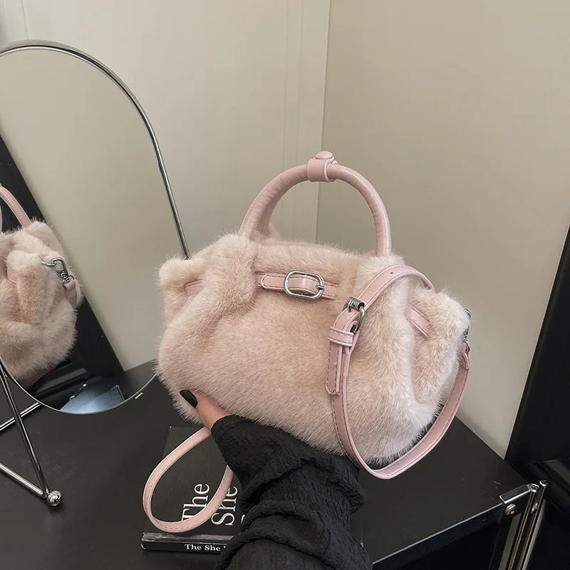 Women Shoulder Crossbody Bag Faux Fur Mini Bucket Bag Luxury Plush Commuter