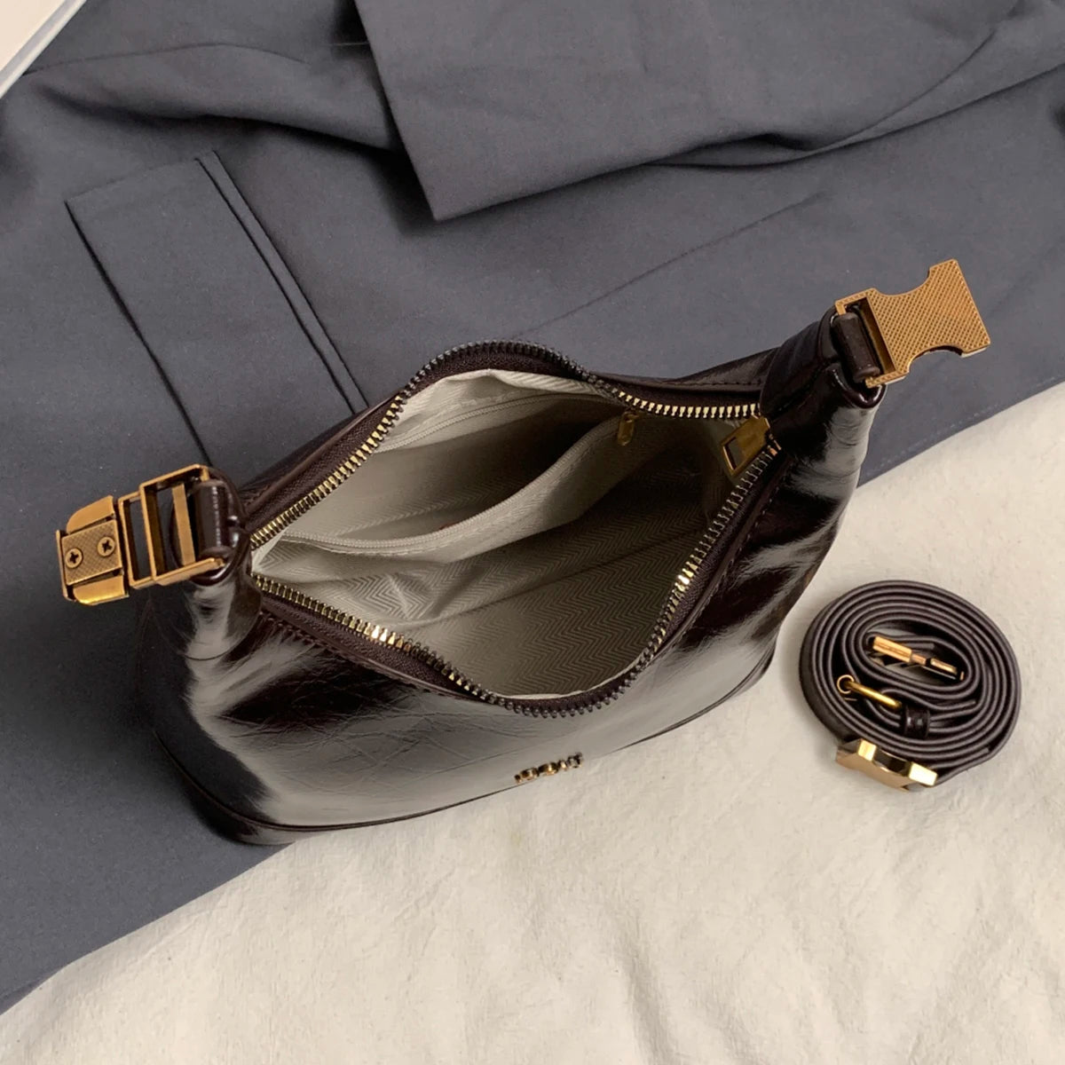 Retro fashion exquisite handbags, niche design, popular all-match crossbody