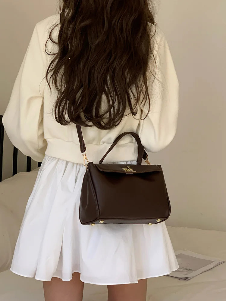 New autumn and winter retro mini crossbody bag, fashionable and casual