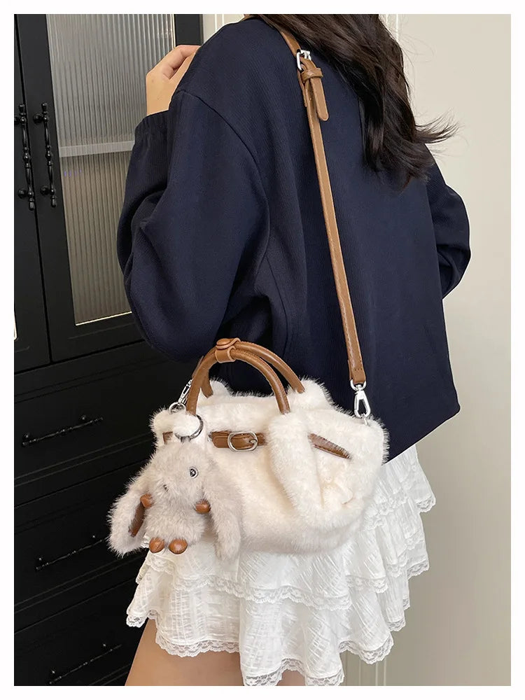 Women Shoulder Crossbody Bag Faux Fur Mini Bucket Bag Luxury Plush Commuter