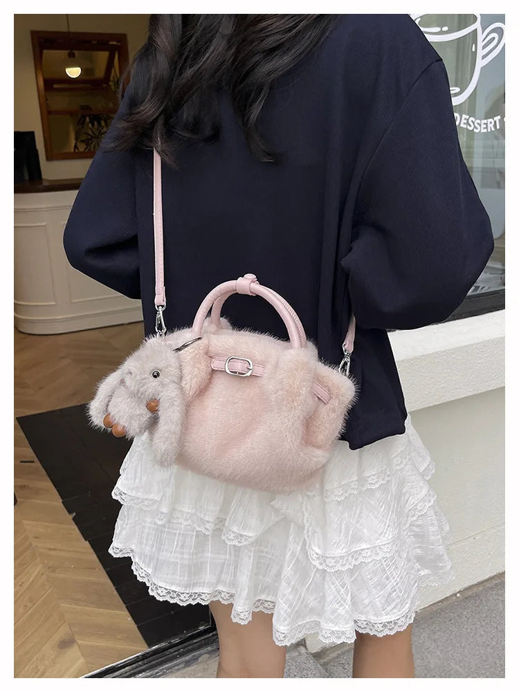 Women Shoulder Crossbody Bag Faux Fur Mini Bucket Bag Luxury Plush Commuter