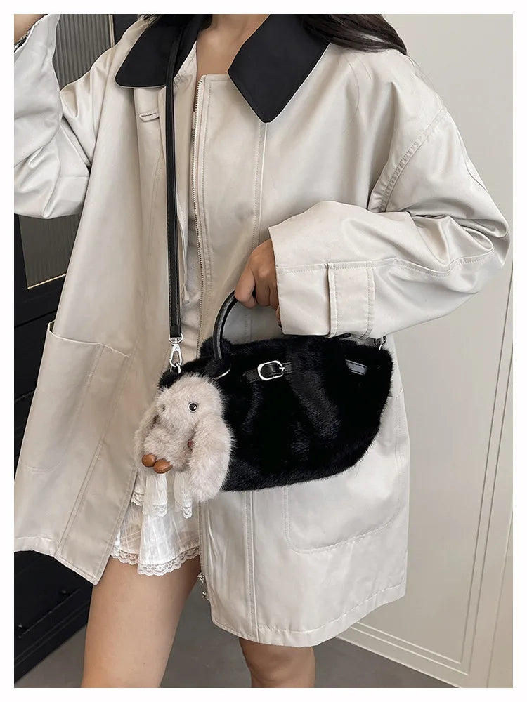 Women Shoulder Crossbody Bag Faux Fur Mini Bucket Bag Luxury Plush Commuter