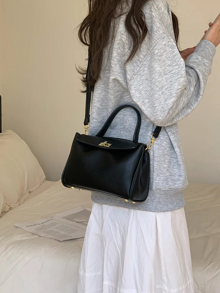 New autumn and winter retro mini crossbody bag, fashionable and casual