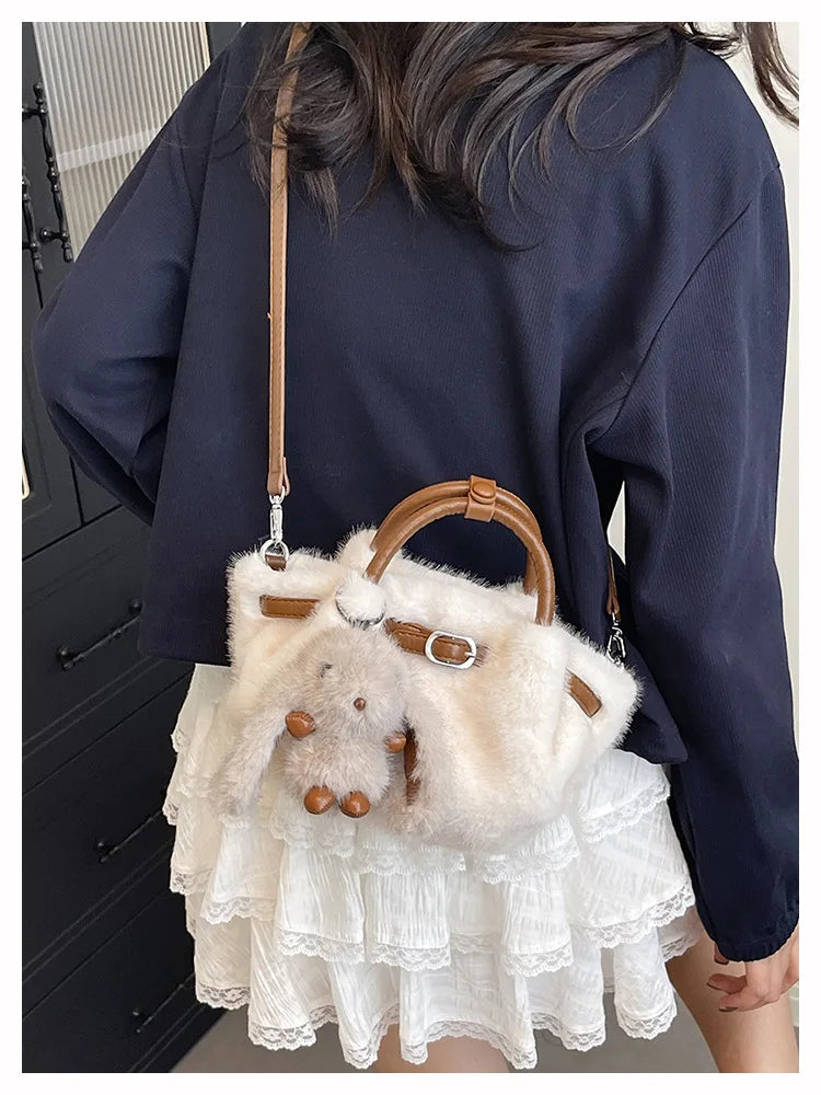 Women Shoulder Crossbody Bag Faux Fur Mini Bucket Bag Luxury Plush Commuter