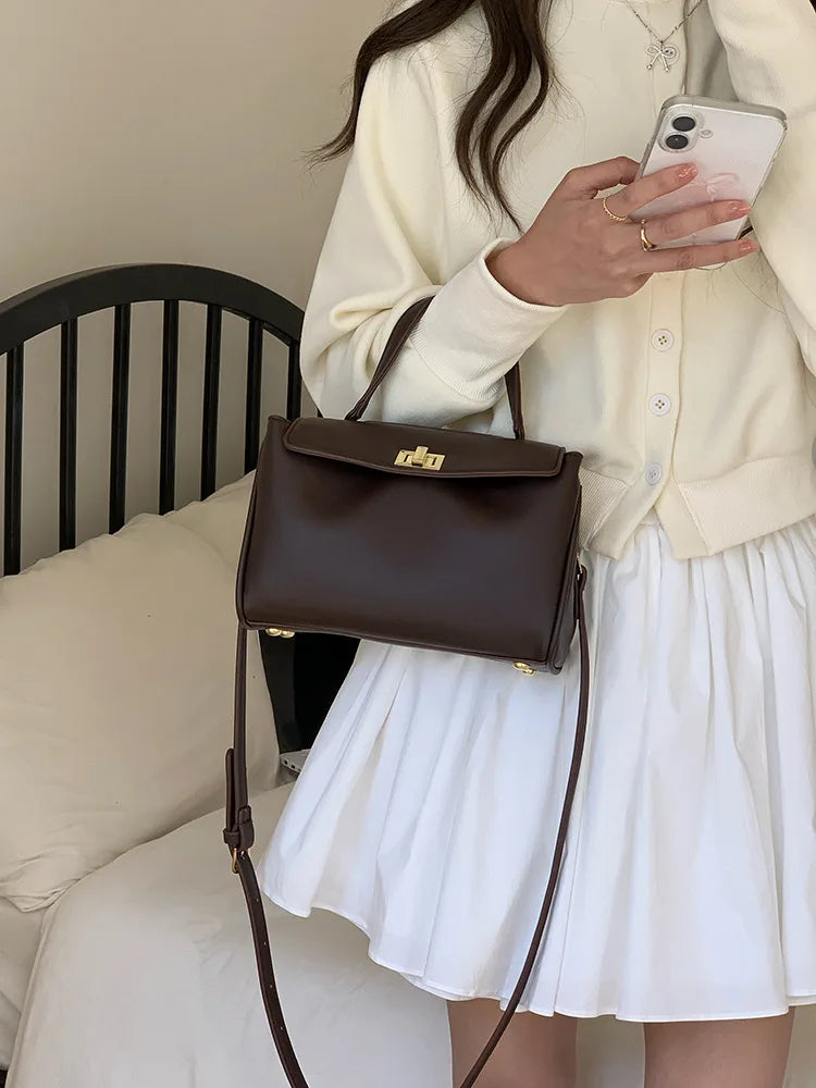 New autumn and winter retro mini crossbody bag, fashionable and casual